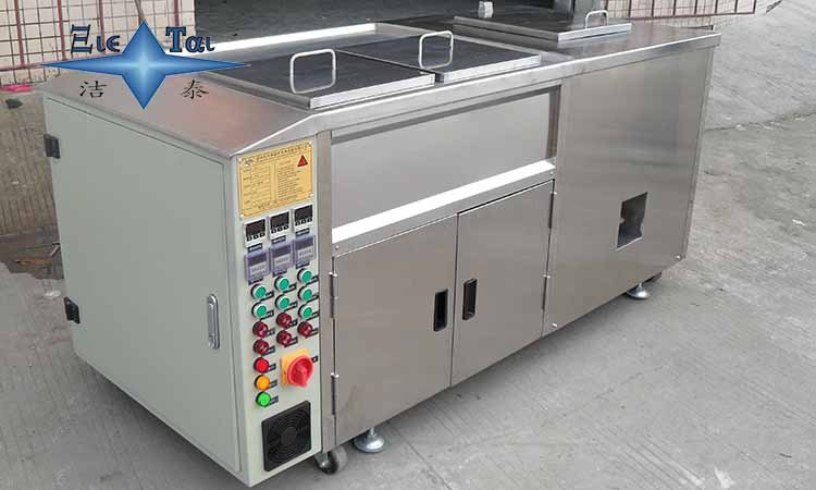 如何快速清洗汽車發動機上面的油污和積碳？1