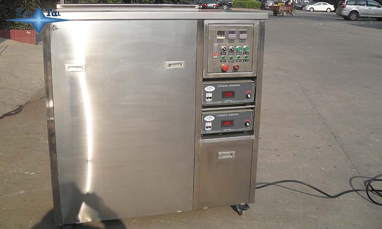 全自動超聲波噴淋清洗機如何將產(chǎn)品清洗干凈的？