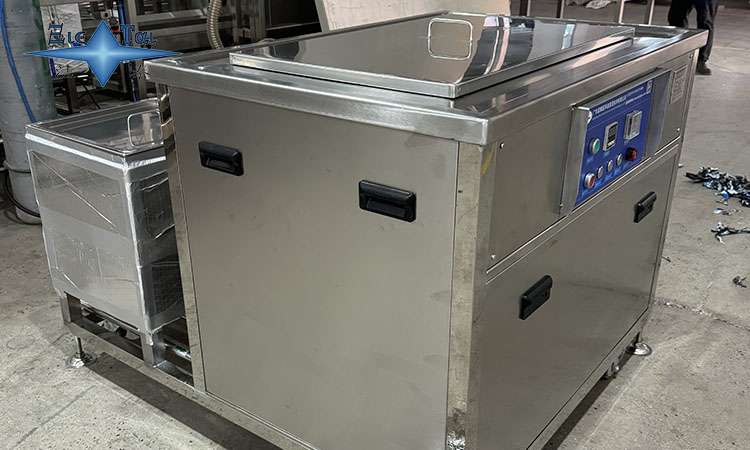 超聲波清洗機為什么能“撕裂”錫紙？揭秘空化效應(yīng)的威力與禁忌